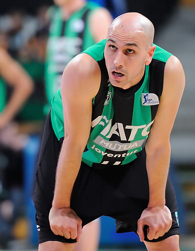 Albert Oliver acuerda su continuidad en FIATC Joventut