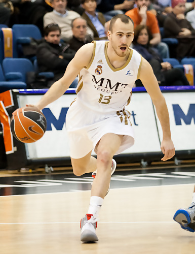 Sergio Rodríguez: de tener pie y medio fuera, a ser fijo en el proyecto blanco