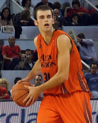 MMT Estudiantes gana aunque Andrés Miso brilló en su retorno al Madrid Arena (con galería de fotos)