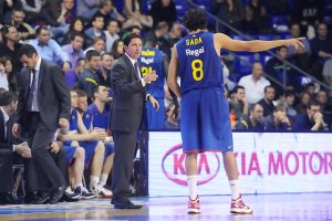 Víctor Sada renueva como azulgrana hasta 2014