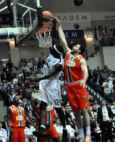 Liga Turca (J24): Siguen Galatasaray y Anadolu Efes en cabeza. Banvit supera a domicilio a Besiktas. Mire Chatman, enésimo MVP. Nenad Djedovic acabará la campaña en Galatasaray