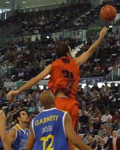 Zoco estival: El Cajasol, a por Miso. En Manresa piensan en Berni. Slokar: ¿Girona o Italia?. Kus, el banquillo baskonista… y mucha LEB