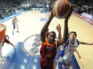 ¡LigasEXT: Djedovic, cedido al Galatasaray; Bamberg se corona en Alemania y Slaughter es MVP; nueva derrota del Emporio Armani; Marbury brilla en la final china y el primo de Kobe Bryant en Francia!