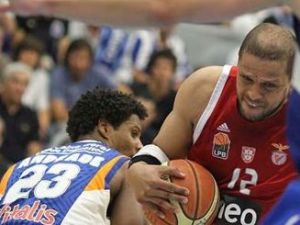 Liga Portuguesa LPB (J20): Benfica vence en Oporto; emocionante la lucha por la tercera plaza; Barcelós, casi salvado: Fernandes, MVP