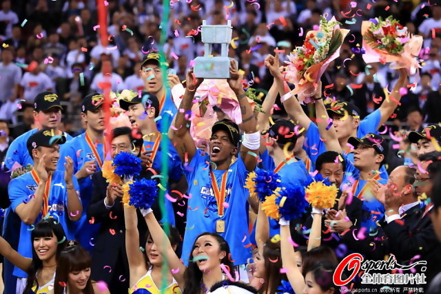 Las lágrimas de Stephon Marbury: Beijing Ducks se hacen con el título en China; todo por decidir en la gran final de la KBL Coreana