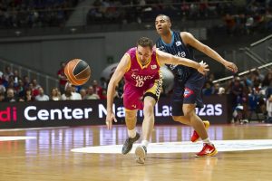 Cajasol y FIATC Joventut igualan las ofertas por Urtasun (Unicaja) y Todorovic (Barcelona)