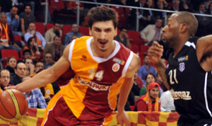 Liga Turca (J25): Djedovic debuta en Galatasaray con 17 puntos ante Besiktas. Mire Chatman se supera y repite MVP. La liga se estremece ante la grave enfermedad de Chris Wright