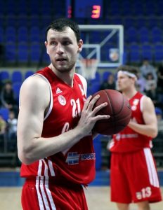 Los árbitros, a escena: Spartak vuelve a quejarse del arbitraje en Rusia y 32 colegiados suspendidos en la LEGA