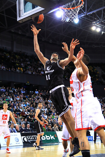 Gescrap Bizkaia acaba desde la defensa con un CAI Zaragoza sin pegada (68-57)