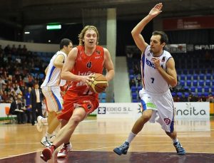 Antòn Savitski renueva con Planasa Navarra