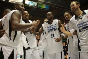 Blusens Monbus sella la permanencia con un SAR rozando el éxtasis