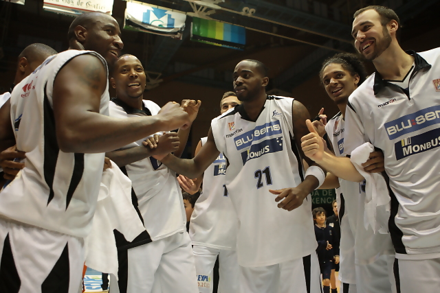 Blusens Monbus sella la permanencia con un SAR rozando el éxtasis