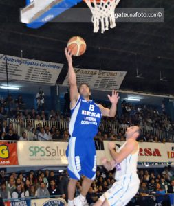 Liga Argentina LNB (Semifinales): Obras y Peñarol a la final; Exhibición ofensiva de Quinteros; Se retira Lou Roe