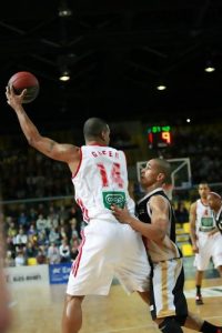 Liga Francesa LNB ProA (J29): Gravelines acaba como líder; la Chorale se mete en PO; Cholet, a punto de perder tras ir ganando de 18, y el ex-Murcia Amara Sy, MVP