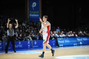 Un nuevo invitado en el culebrón Causeur: Caja Laboral