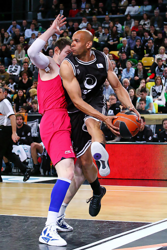 Josh Fisher aparca la aventura china para firmar por dos años con Asefa Estudiantes