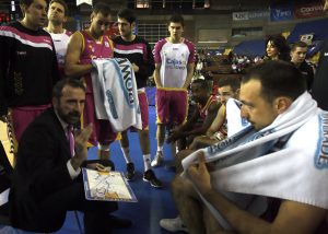 El futuro de… Banca Cívica: ¿o de nuevo Cajasol? ¿adiós a un patrocinio histórico? ¿marcará la continuidad del proyecto Plaza? Paul Davis se marcha en busca de retos mayores