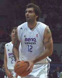 El pívot bosnio, Ratko Varda, dice adiós a la temporada