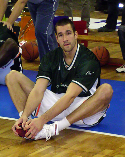 Andy Panko recibe el alta hospitalaria y su evolución definirá si reaparece ante el Tau