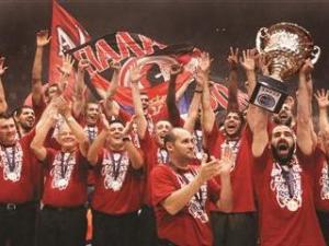 #LigasEXT: Olympiacos rompe la hegemonía verde en Grecia; Besiktas domina a Efes en la final turca; duelo Scariolo-Pianigiani en la LEGA; semifinales en Francia y Bamberg más cerca del título alemán