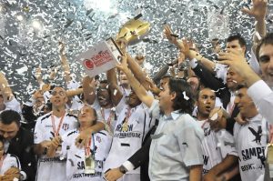 #LigasEXT: Besiktas gana la liga 37 años después con un gran Arroyo