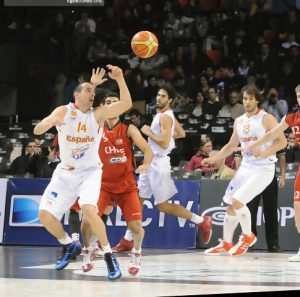España 2014 pone contra las cuerdas a Argentina (81-76)