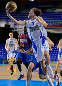 Radiografía de la crisis del baloncesto español (y III): situación de la Adecco Plata. Plasencia renuncia y otros cinco clubes apuran sus opciones; jugarán Vilagarcia y Castelló; muchas incógnitas aún
