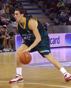 Dragic y Milic brillan con el Olimpia. Vujosevic, sancionado por atacar a un árbitro