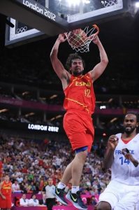 JJOO 2012: España, herida y sembrando más dudas, pero en semifinales