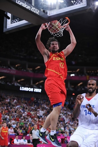 JJOO 2012: España, herida y sembrando más dudas, pero en semifinales