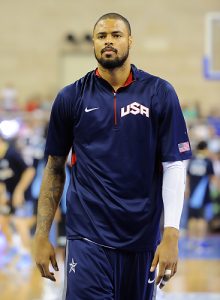 Phil Jackson reabre heridas; Chandler ataca y ¡Bynum lanza desde media cancha!