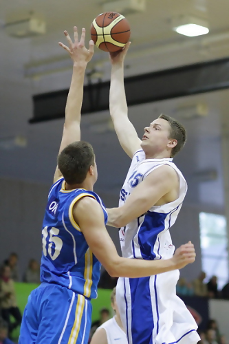 Mercado Adecco Plata: Viljar Veski cierra la plantilla de Palma Air Europa; Riley Luettgerodt, un anotador para Óbila; los canteranos García Lesmes y Blanco, al primer equipo de Oviedo