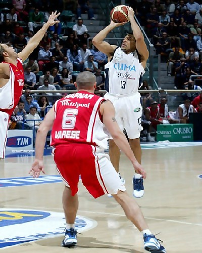 Euroliga (J5, miércoles): El Baskonia  caricaturiza al Fortitudo, mientras los problemas del Joventut le cuestan el partido en Roma