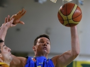 Rico Tucker sustituye a David Nurse y Jaromir Fohler cierra la plantilla de Iraurgi SB