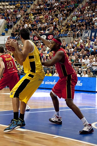 Joseph Jones seguirá al menos un mes más en el CAI