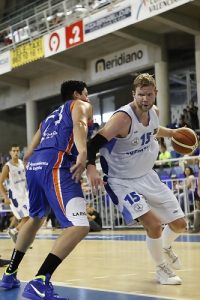 Los protagonistas de la Adecco Oro en octubre: MVP (Coppenrath), entrenador (Antonio Herrera), Quinteto Ideal y otros jugadores destacados