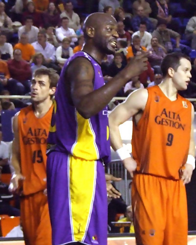 Bud Eley: Cuando me hago uno (tatuaje) es porque estoy enfadado y así controlo mi ira