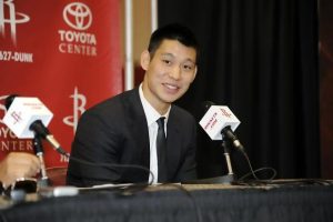 La Noche Americana: El déjà vu de Linsanity en el Madison ahorca a los Knicks. Ibaka se merienda a Duncan en un partido histórico para OKH. Big Baby castiga a unos T-Wolves sin brújula.