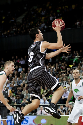 Eurocup: Gescrap Bizkaia gana con solvencia en Charleroi con un Nikos Zisis dominante (69-85)