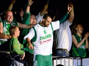 Euroleague J5 (viernes): El Madrid gana y Caja Laboral pincha. Zalgiris se carga al Efes y Siena bate el récord de triples en otro show de MVP Brown