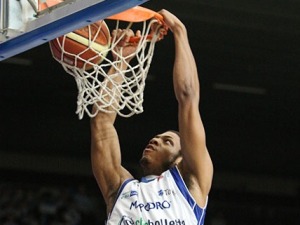 Lega (J7): Venezia ‘umaniza’ más a Emporio Armani. Bryant Dunston logra su segundo MVP y Varese sigue sin conocer la derrota. J.R. Giddens, de pasado de forma en Valencia a saltarín en Legadue.