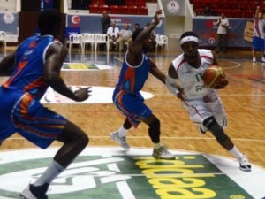 Liga Turca (J6): Pinar Karsiyaka sigue colado entre los grandes con Bobby Dixon como MVP de la Jornada. Se descuelga Besiktas ¿Quién era Reşat Firincioğlu?