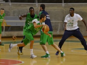 Adrián Fuentes, un mes más en Huesca