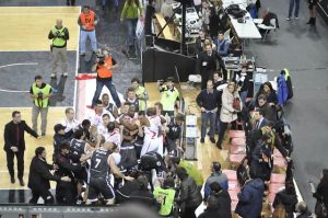 Eurocup (J6): Cajasol se une a Bilbao y Valencia en el pleno español en el Last16. Lamentable tangana en Miribilla. Derrick Brown, MVP. Dubjlevic y Hamilton, en el 5 ideal. Así quedan los grupos