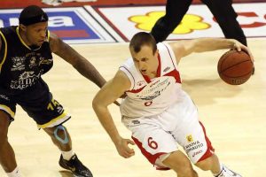 Janis Porzingis sustituye a Michael Tveidt en Palencia Baloncesto