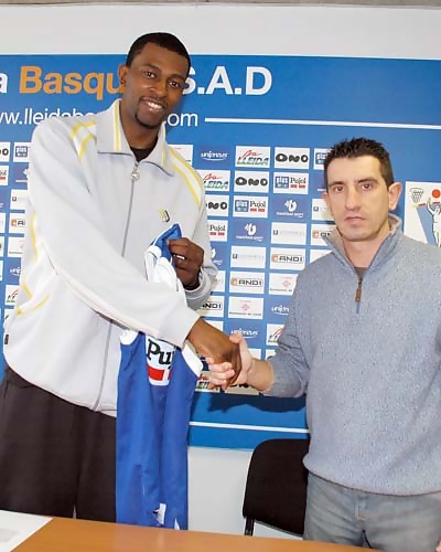 Akin Akingbala: “Soy un buen taponador”