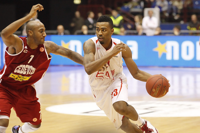 Un Milano herido saca las garras. Scariolo puede con Sacchetti