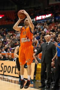 Eurocup Last16: Rafa Martínez, salvador de Valencia Basket ante un incómodo VEF Riga (86-82)