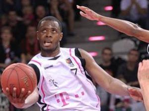 Así juega el nuevo pívot del Blancos de Rueda Valladolid: Patrick Ewing Jr.