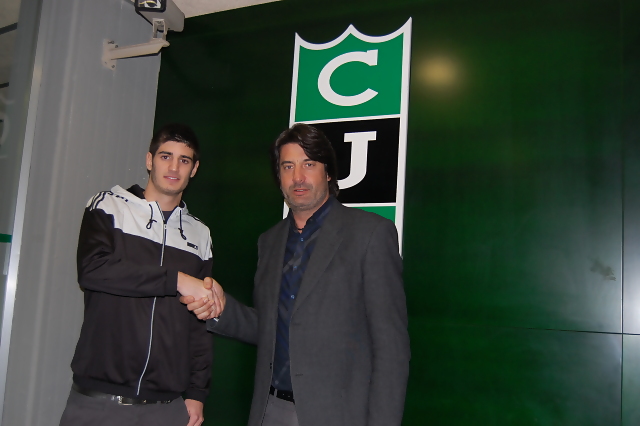 El FIATC Joventut ata a Àlex Barrera hasta 2015
